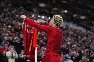 取代萨拉赫！红军新援狂轰6球领跑全队他是利物浦新大腿