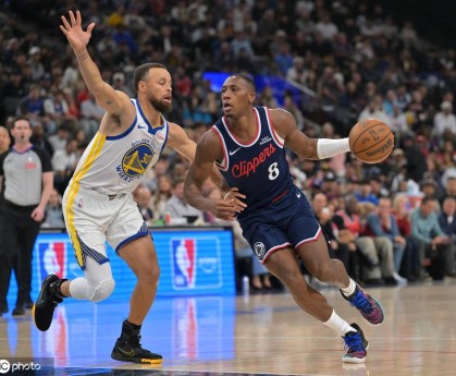 库里35分伦纳德21+7 勇士逆转快船将与太阳争季后赛名额