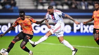 法甲大冷门！落后3球仍不输，巴黎FC主场逼平里昂