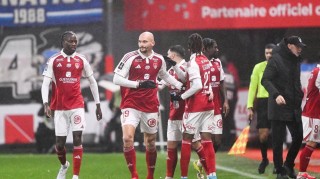 法甲第23轮爆冷：马赛客场0-2不敌布雷斯特，最新积分榜全面更新