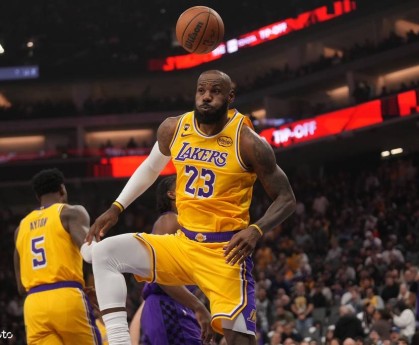 东契奇42分湖人都赢不了！国王背靠背连斩强敌