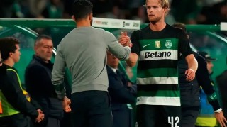 曼联要截胡利物浦！5000万锁定阿莫林爱徒，有望成卡塞米罗接班人